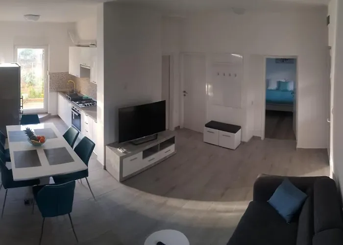 Milo - Apartamento Zadar